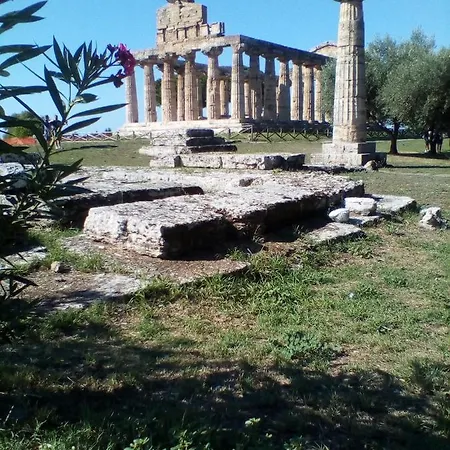 Bed and Breakfast Mamena Πέστουμ